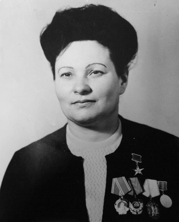 ЕЕ ТАЛАНТ — УМЕНИЕ ЦЕНИТЬ ЛЮДЕЙ