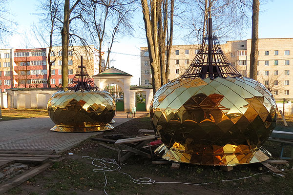 Новые купола доставлены в Свято-Покровский женский монастырь