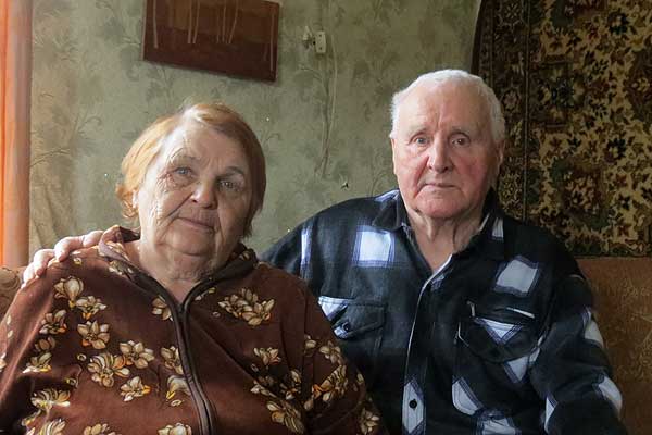Рука об руку по жизни: Лина и Анатолий Поповы отметили изумрудную свадьбу