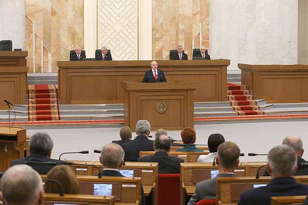 Тема недели: встреча Президента Беларуси с парламентариями