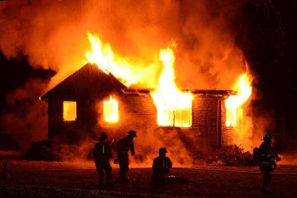 Пожар в Толочине: огонь унес жизни трех человек