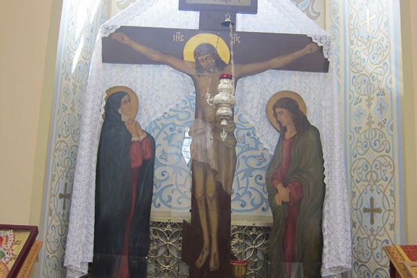 В храме Свято-Покровского монастыря замироточил старинный крест