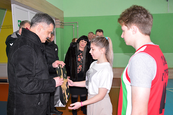 Министр спорта и туризма Республики Беларусь посетил Толочин
