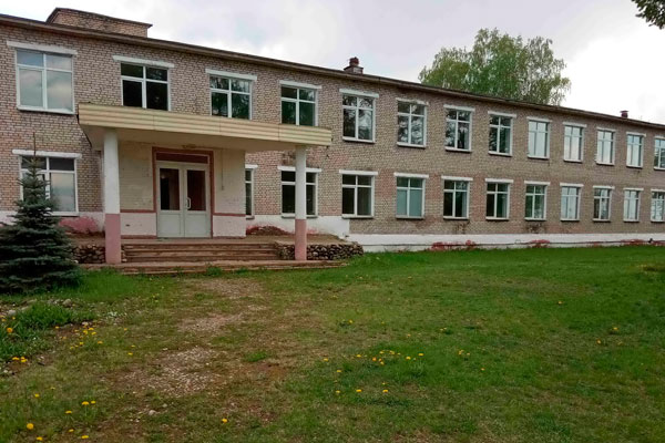Здание школы в Славном продано инвестору из Москвы