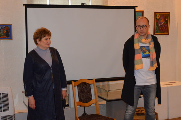 В Толочине открылась выставка художника из Минска Сергея Махнача