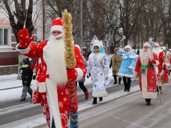 Шествие Дедов Морозов состоялось в Толочине (+фото)