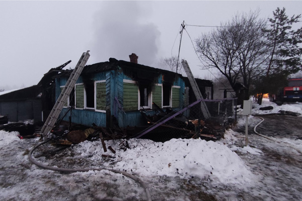 В деревне Голошевка горели дом и сарай
