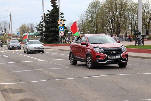 Участники автопробега в Толочинском районе отдали дань памяти поколению победителей (+фото)