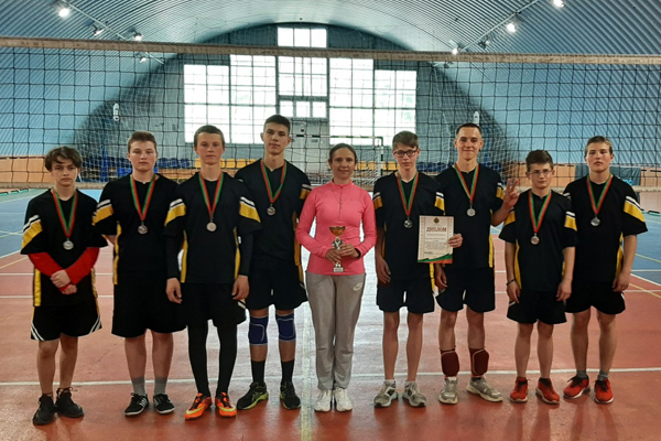 Вторые и в финале: юные волейболисты из Коханово стали обладателями серебряных наград областной спартакиады