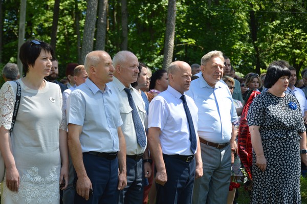 Дань памяти воинам-освободителям отдали в Толочине (+фото)