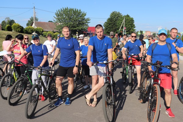 Память поколения победителей почтили участники велопробега в Толочине (+фото)