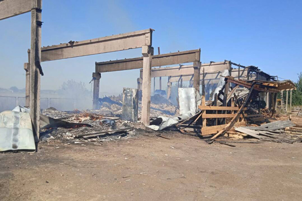 В деревне Ламинщина сгорела пилорама