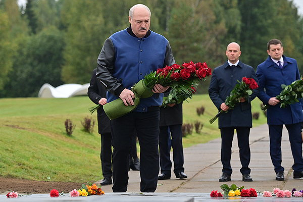 Тема недели: Лукашенко ознакомился с ходом капремонта мемориального комплекса «Хатынь» и ответил на вопросы журналистов