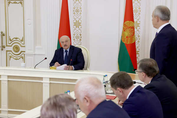 Тема недели: Лукашенко ожидает от правительства и Нацбанка действенных предложений по сдерживанию роста цен