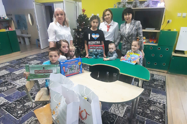 «Белагропромбанк» поздравил воспитанников детского приюта в Коханово