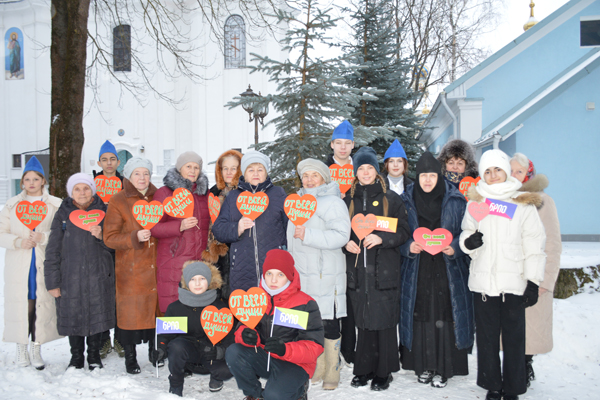 В Свято-Покровском женском монастыре в Толочине состоялся слет юных и пожилых волонтеров (+фото)