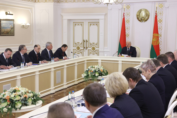 Тема недели: Лукашенко: ценообразование — это основа справедливого мира в Беларуси