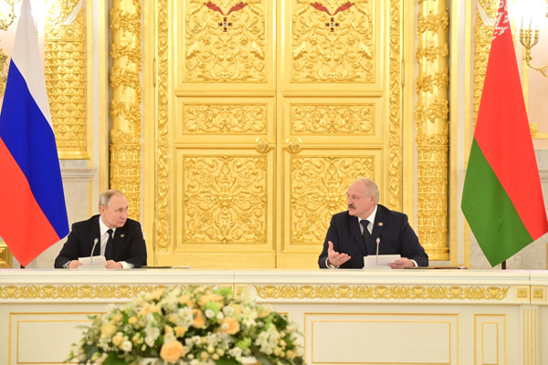 Тема недели: Общая безопасность, углубление кооперации и ядерный “радикализм”. Лукашенко принял участие в заседании ВГС