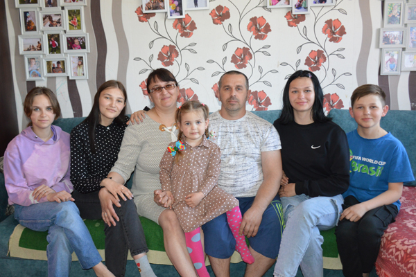 Шесть детей — украшение и счастье семьи Кривецких из Толочина
