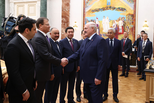 Тема недели: Лукашенко: Беларусь придает особое значение парламентскому измерению в ОДКБ