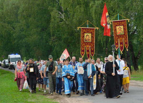 Состоялся традиционный крестный ход из Толочина в Друцк (+фото)