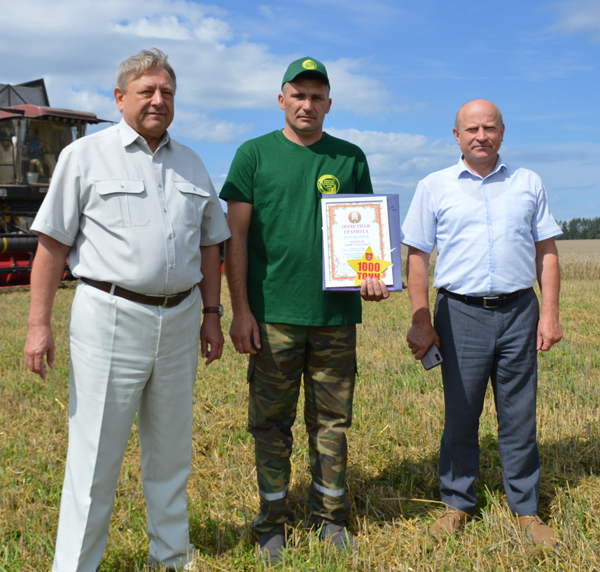 Первые тысячники Толочинского района трудятся на консервном заводе