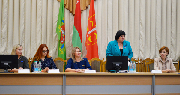 В Толочине представители «Белорусского союза женщин» рассказали о возможностях самореализации женщин в бизнесе (+фото)