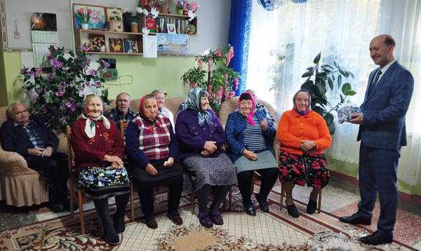 Душевная встреча состоялась накануне Дня пожилых людей в отделении круглосуточного проживания г. п. Коханово