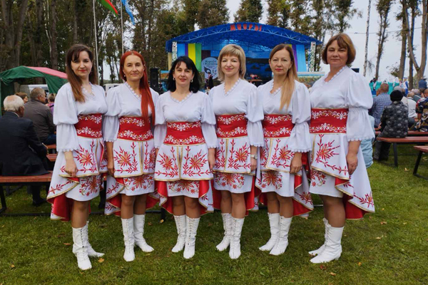 Толочинский коллектив стал лауреатом третьей степени в областном конкурсе ансамблей песни и музыки в Миорах