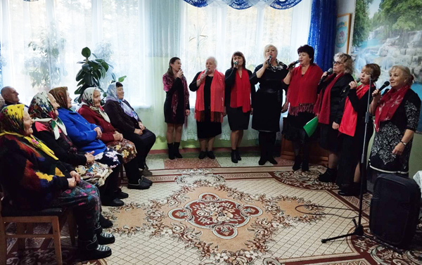 Кохановский Дом культуры поздравил пожилых людей с Днем матери