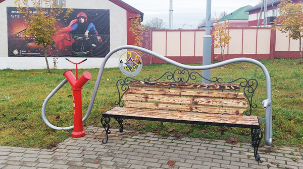 В городском сквере в Толочине создан арт-объект на МЧС-тематику