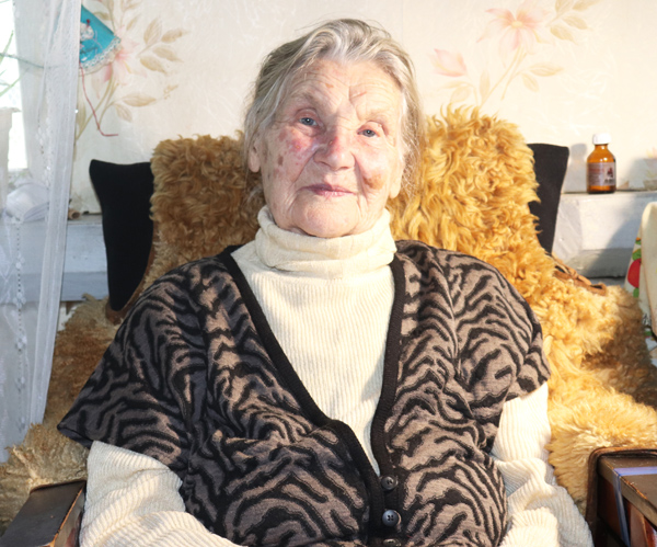95-летний юбилей отметила жительница деревни Плоское Анна Мартиновна Козловская