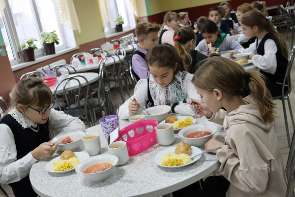 Переход на новую форму питания пришелся по душе ученикам средней школы №2 г. Толочина