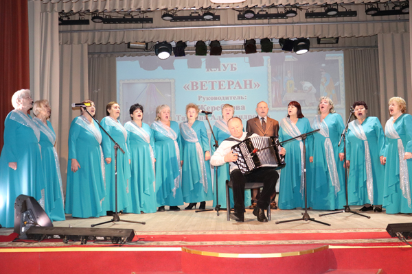 Отчетный концерт народных коллективов состоялся в Толочине (+фото)
