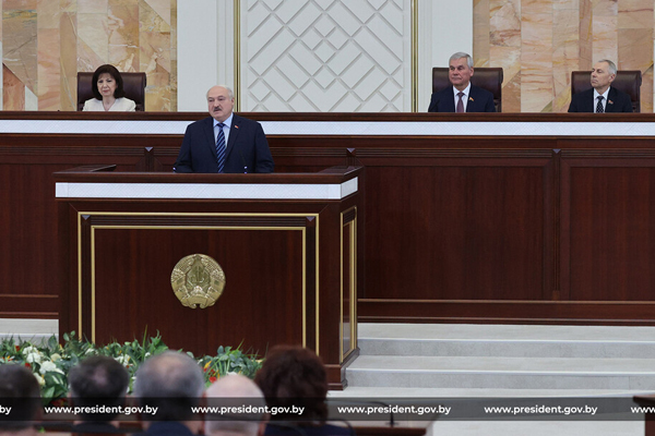 Тема недели: Лукашенко встретился с парламентариями завершающего свою работу созыва Национального собрания