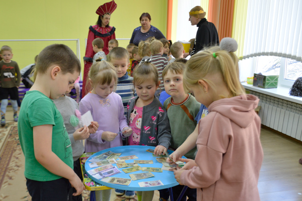 В Толочинском детском саду №1 прошла Неделя финансовой грамотности