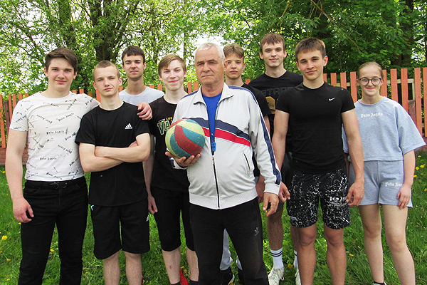 Петр Короткий с любовью к физкультуре и спорту относится с детства